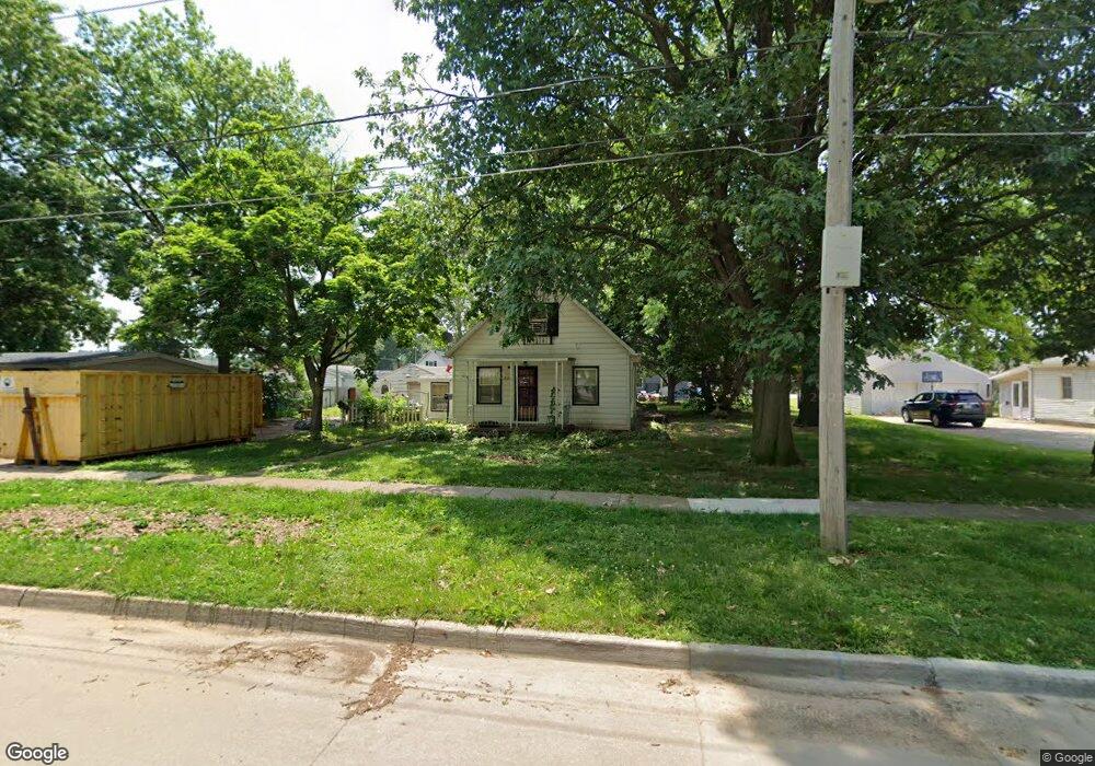827 E Jackson Ave, Des Moines, IA 50315 - photo 1