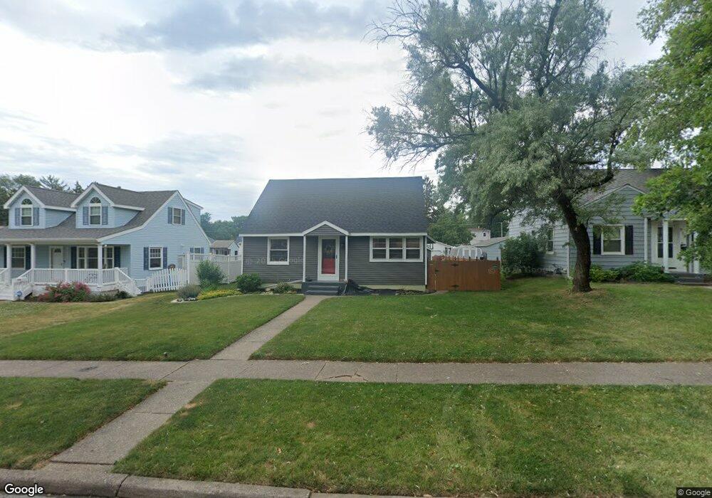 913 W Rusholme St, Davenport, IA 52804 - photo 1