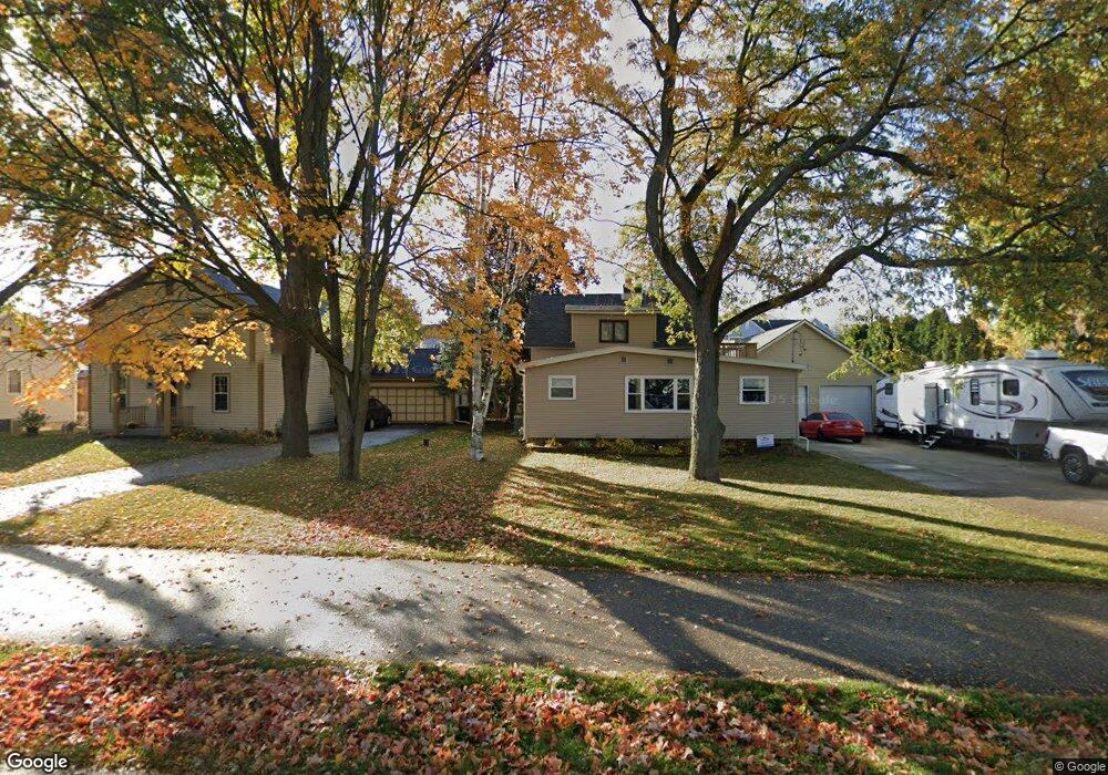 824 Wells St, Delafield, WI 53018 - photo 1