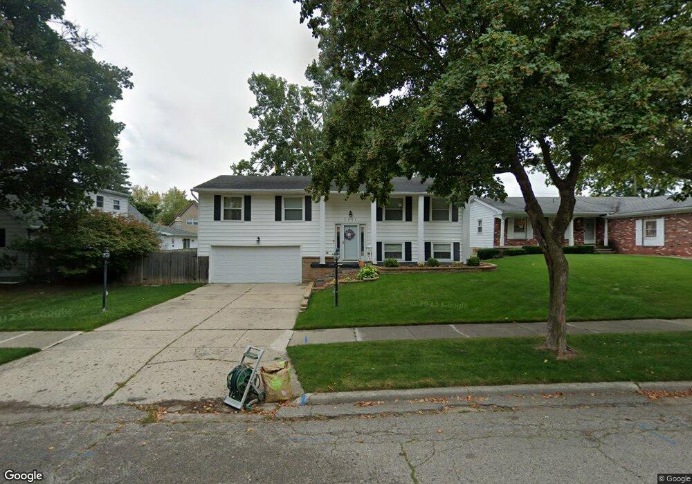 2837 Sunderland Rd, Lansing, MI 48911 - photo 1