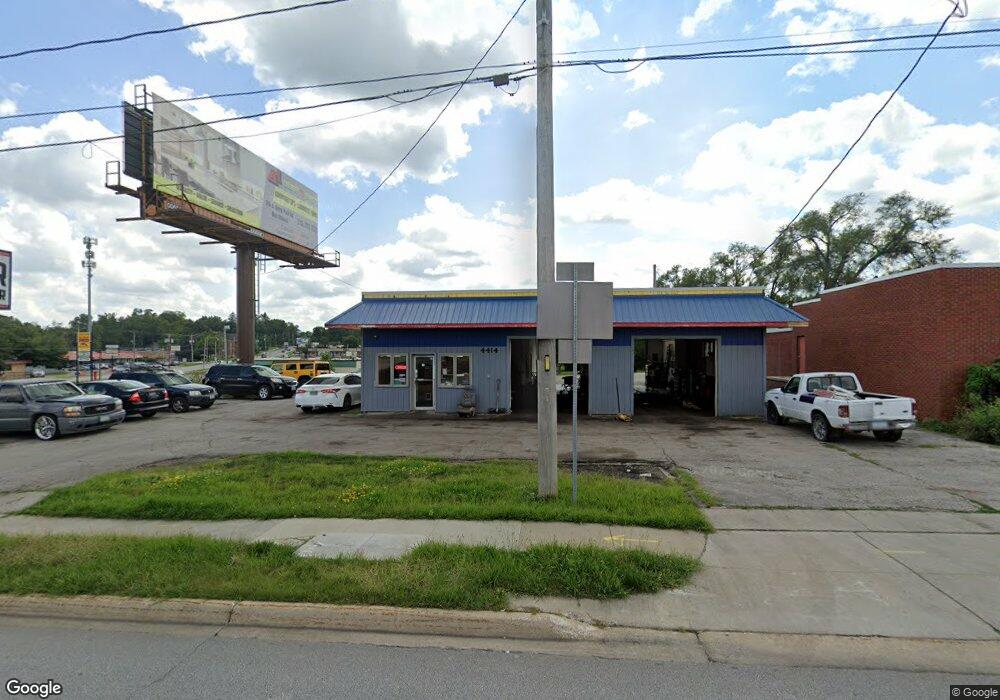 4414 Douglas Ave, Des Moines, IA 50310 - photo 1