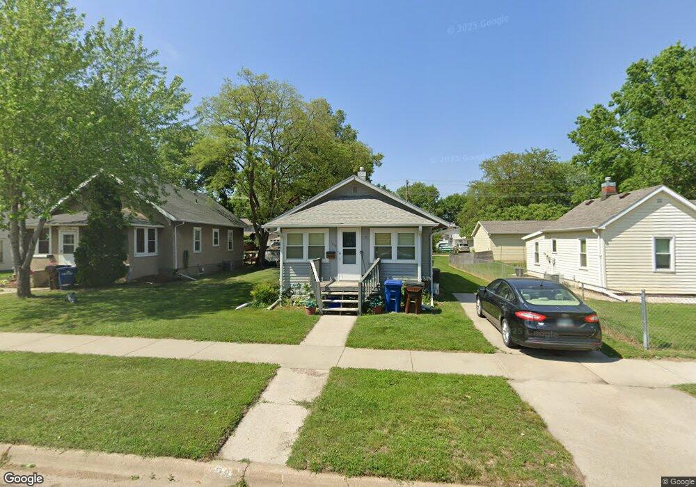 708 E Ash Ave, Mitchell, SD 57301 - photo 1