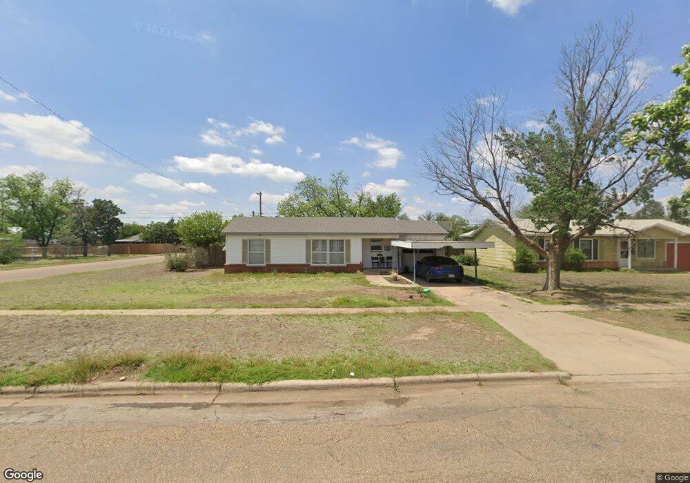 801 Zephyr St, Plainview, TX 79072 - photo 1