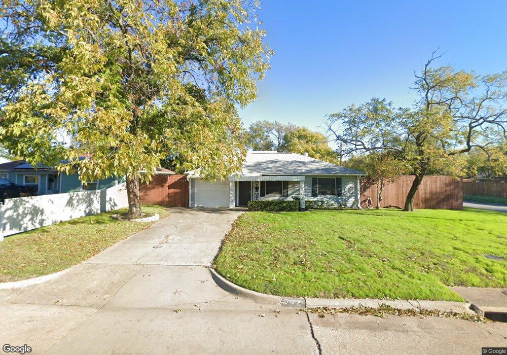 802 Cherokee Trace, Grand Prairie, TX 75051 - photo 1