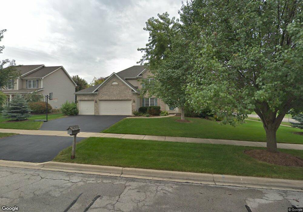 388 Johnson Woods Dr, Batavia, IL 60510 - photo 1