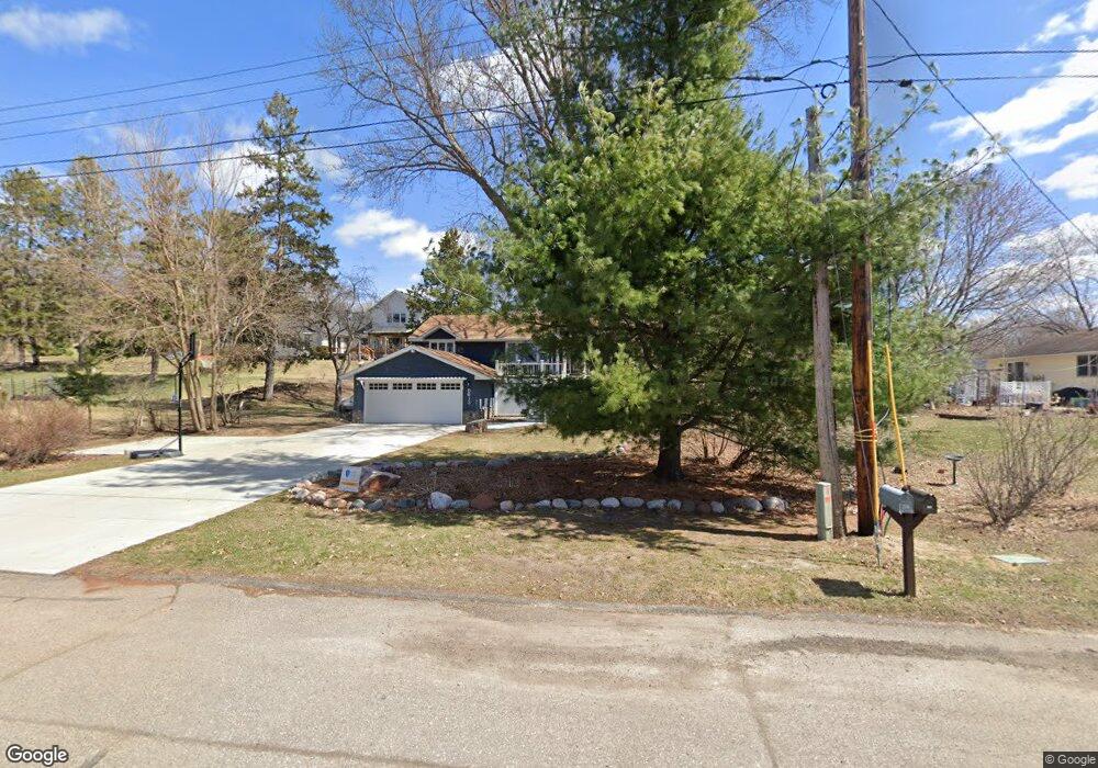 5613 W Glen Moor Rd, Minnetonka, MN 55345 - photo 1