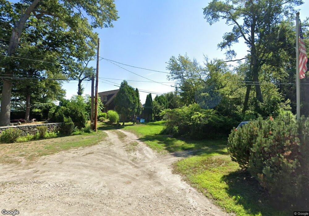 787 Wordens Pond Rd, Wakefield, RI 02879 - photo 1