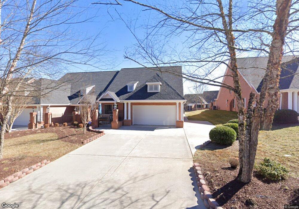 1049 Fine Glen Dr, Sevierville, TN 37862 - photo 1