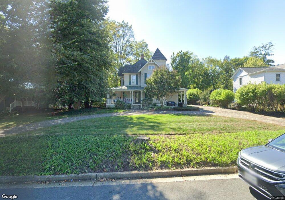 905 Parker Ave, Falls Church, VA 22046 - photo 1