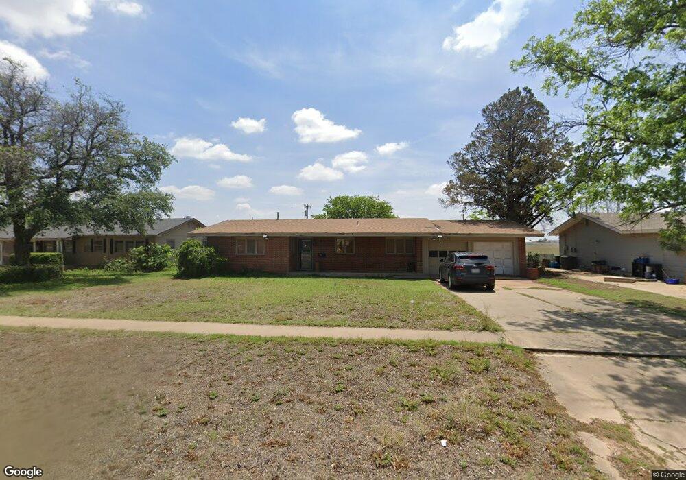 210 Thomas Blvd, Plainview, TX 79072 - photo 1