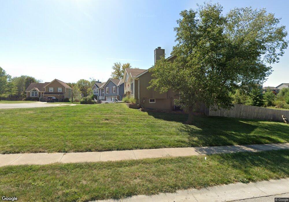 628 W Sierra Ct, Raymore, MO 64083 - photo 1