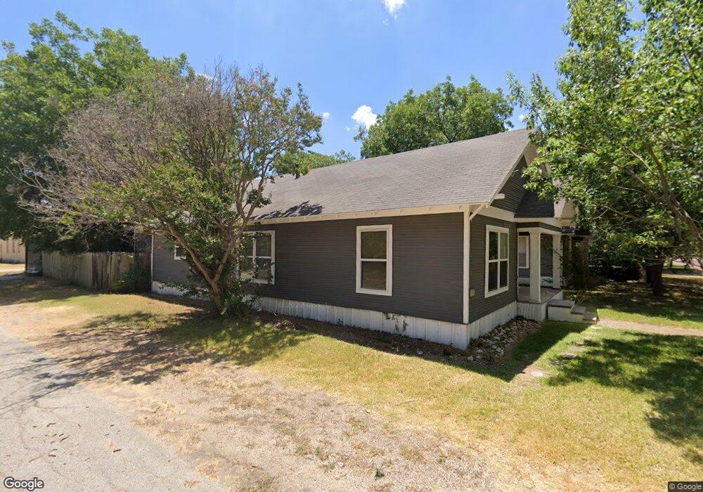 946 N Commerce St, Gainesville, TX 76240 - photo 1