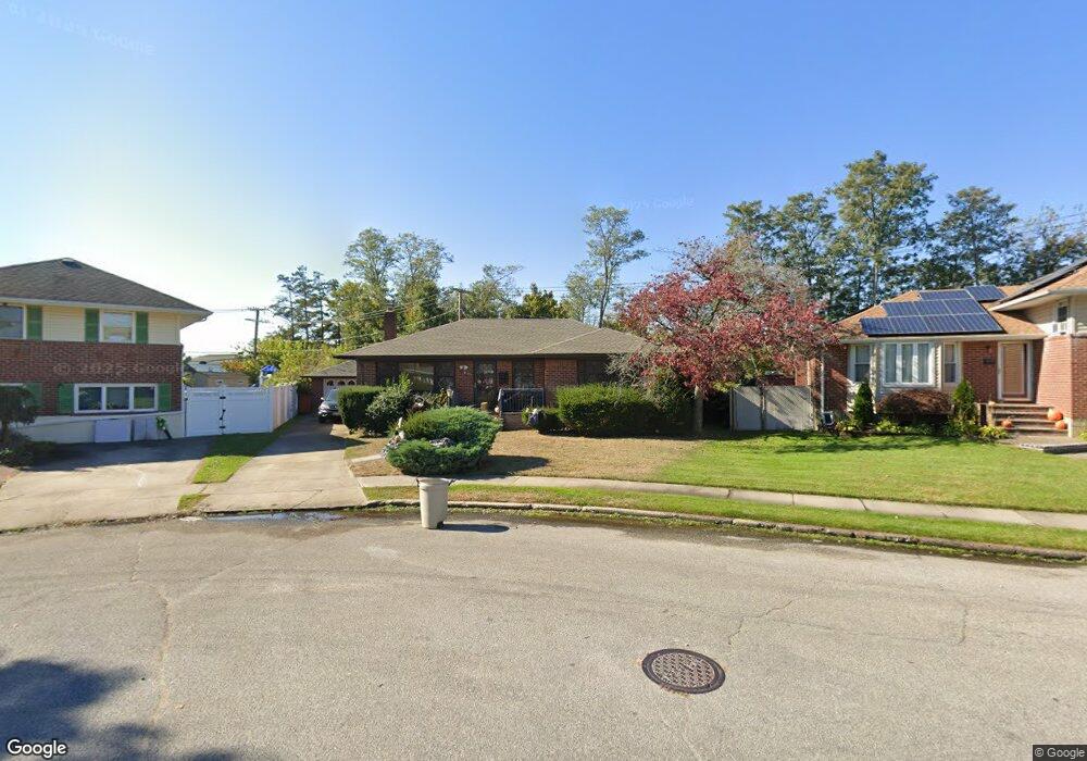 221 Bertram Place, Bethpage, NY 11714 - photo 1