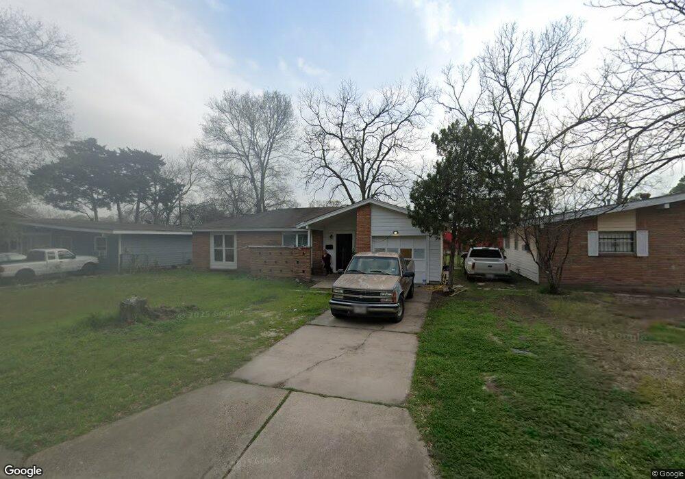 551 W Troy Rd, Houston, TX 77091 - photo 1