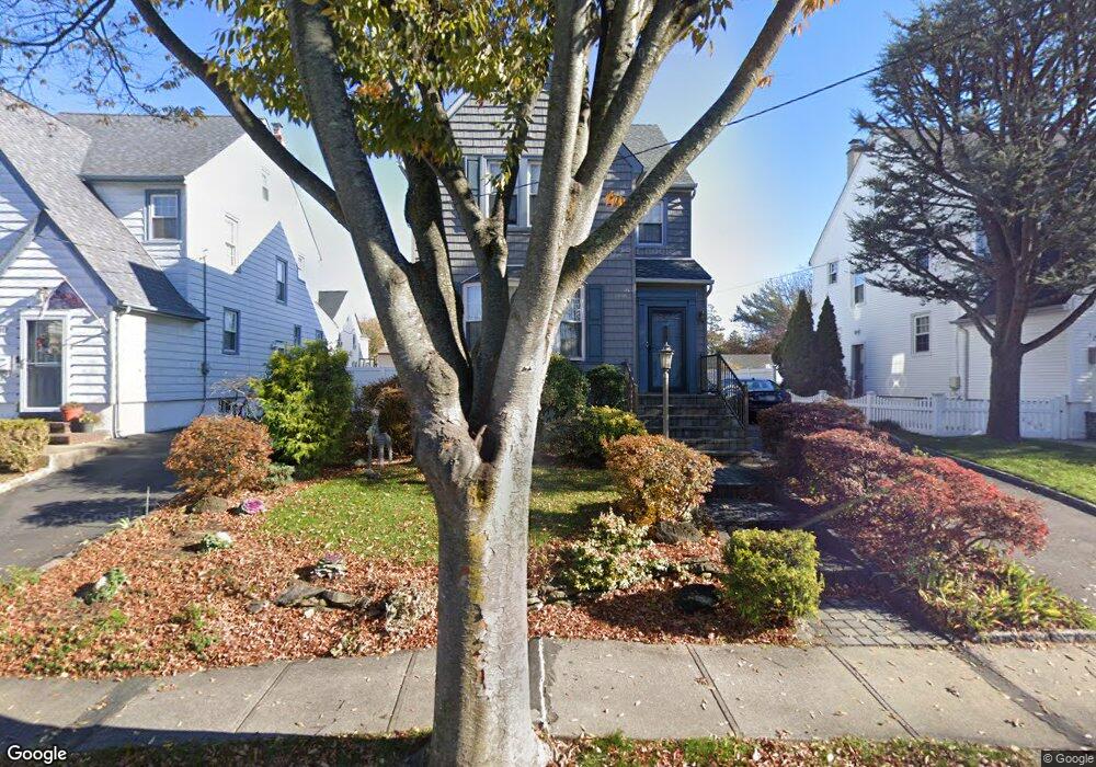 121 Carstairs Rd, Valley Stream, NY 11581 - photo 1