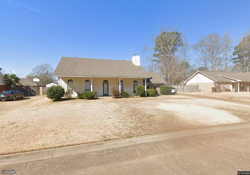 916 Mountain Crest Dr, Byram, MS 39272 - photo 1