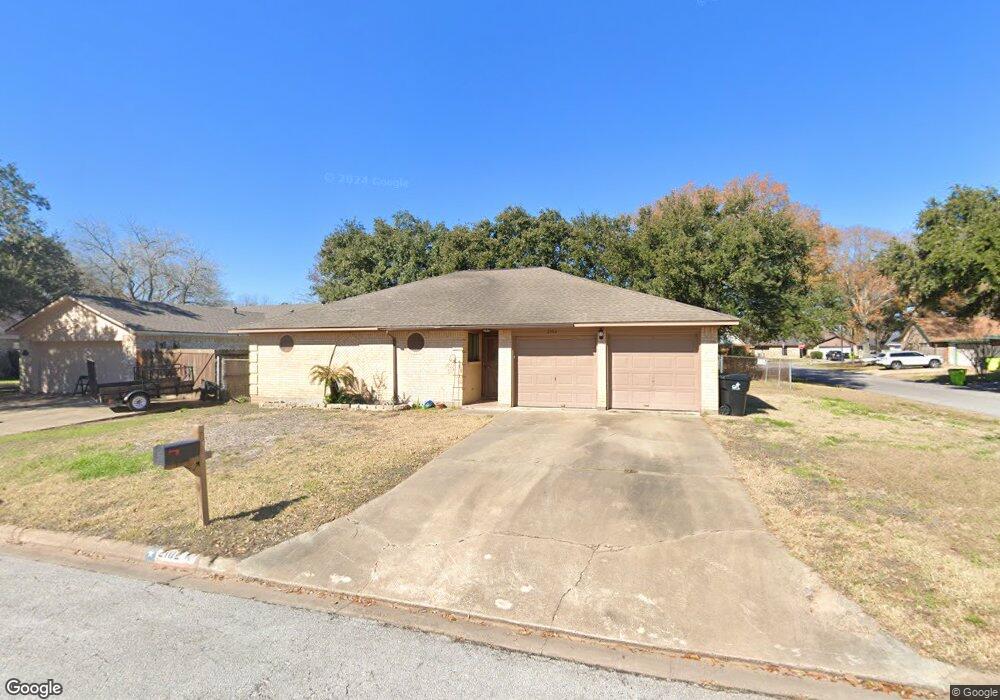 2102 Maple Cir, Rosenberg, TX 77471 - photo 1