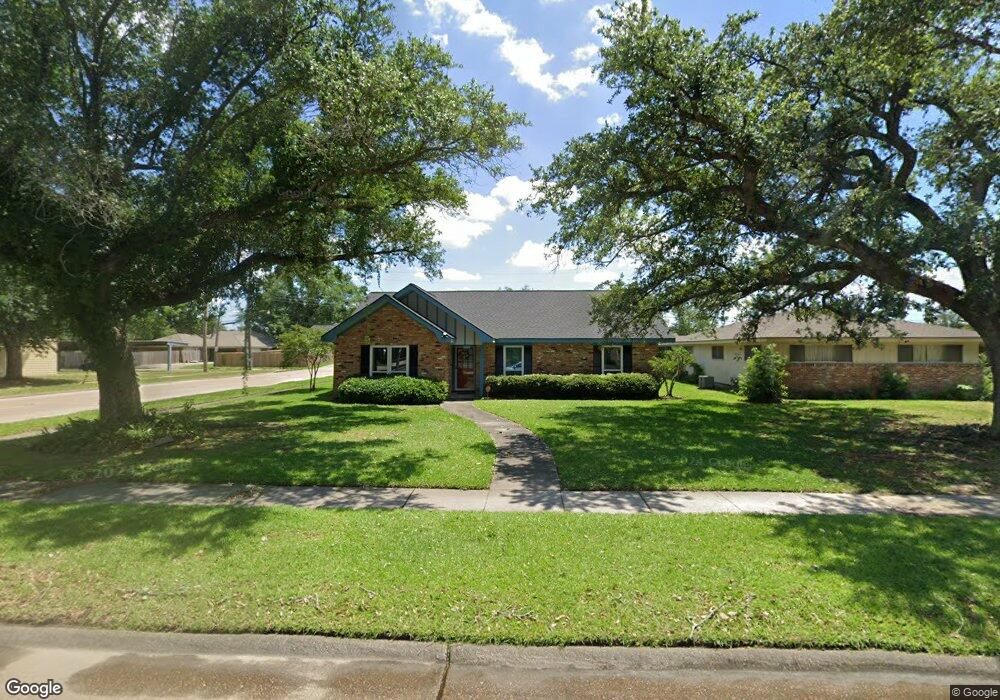 2442 Oak Park Blvd, Lake Charles, LA 70601 - photo 1
