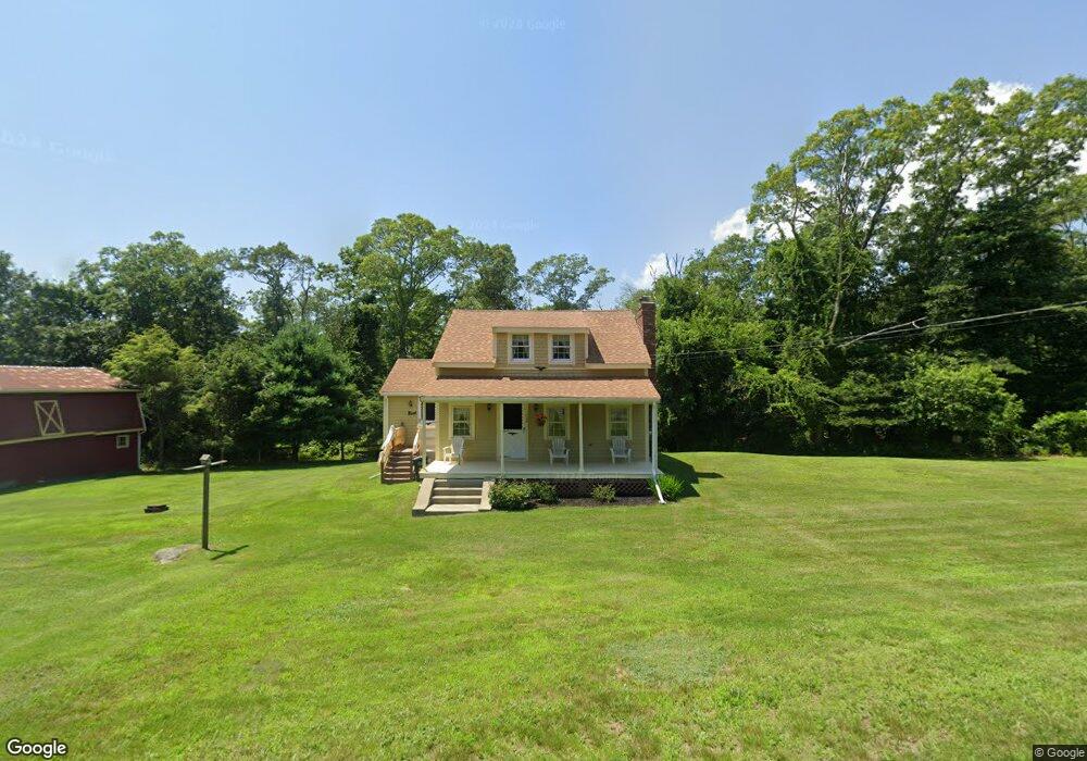 726 Potomska Rd, South Dartmouth, MA 02748 - photo 1