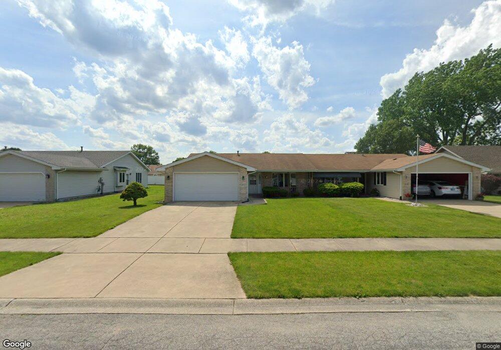 1032 Wildflower Ln, Dyer, IN 46311 - photo 1