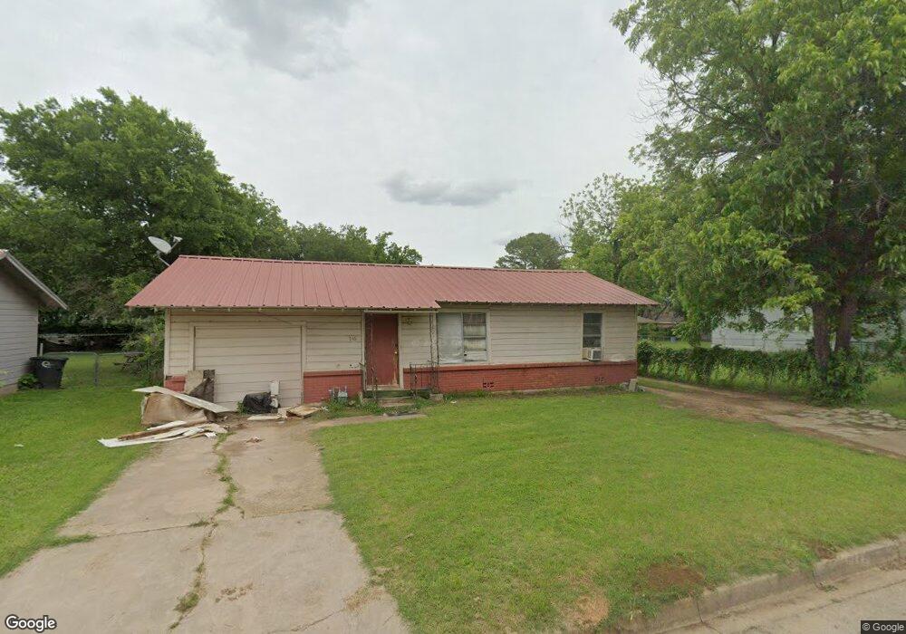 746 N Robinson St, Cleburne, TX 76031 - photo 1