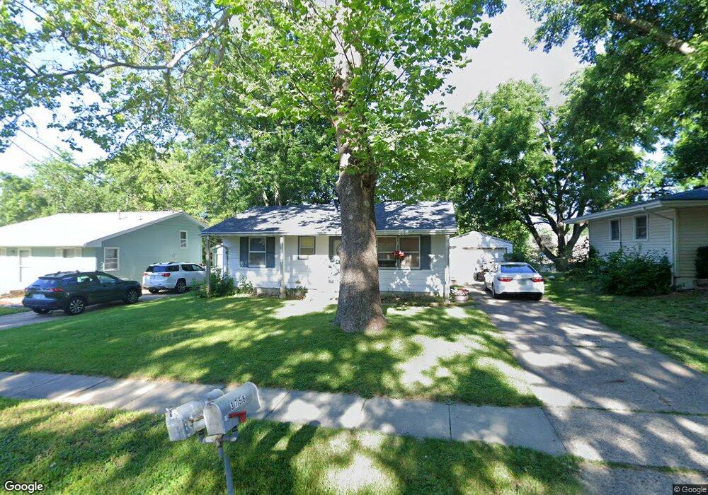 3756 SE 10th St, Des Moines, IA 50315 - photo 1
