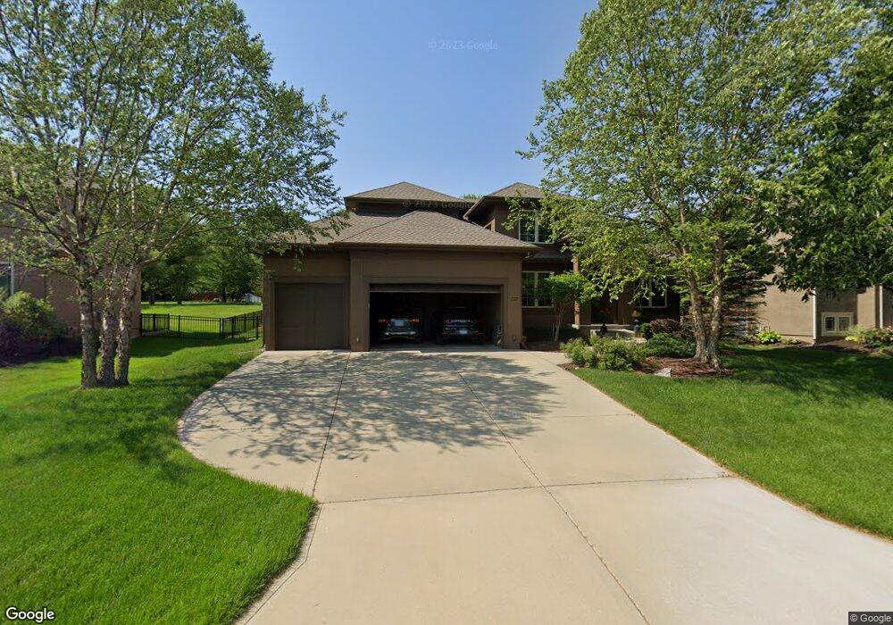 10605 W 169th St, Overland Park, KS 66221 - photo 1