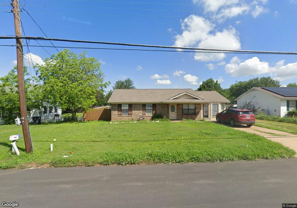 1104 Spell Ave, Cleburne, TX 76033 - photo 1