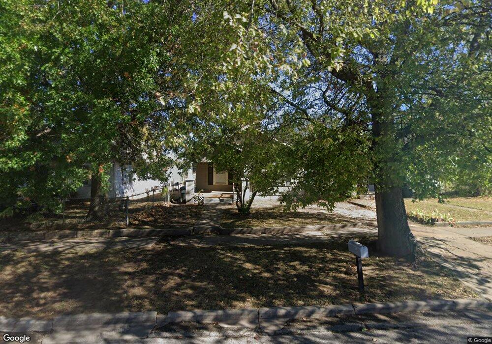 713 N Taft Ave, Okmulgee, OK 74447 - photo 1