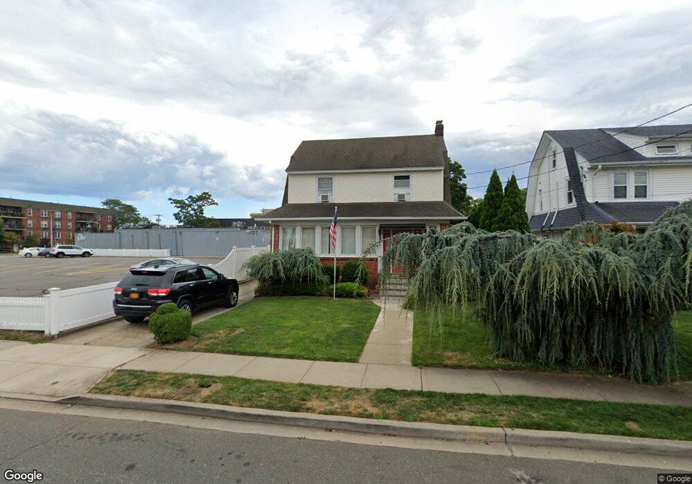 80 Noble St, Lynbrook, NY 11563 - photo 1