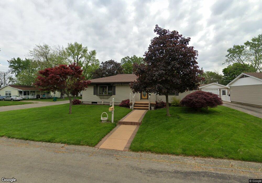 1108 N 29th St, Mattoon, IL 61938 - photo 1