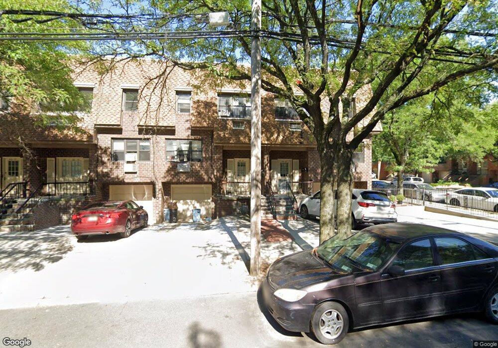 6821 Douglaston Pkwy unit 2Fl, Little Neck, NY 11362 - photo 1