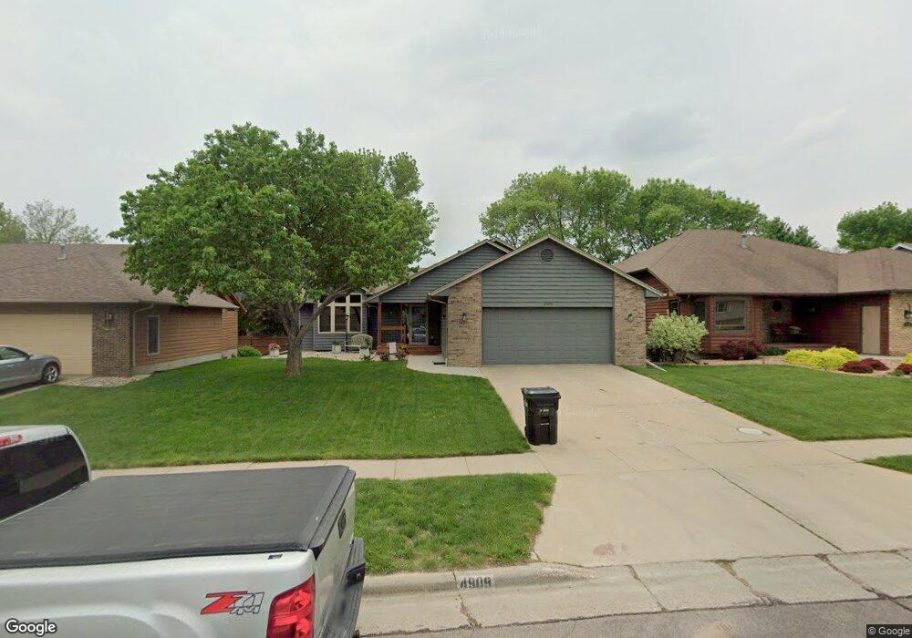 4909 E Blueridge Dr, Sioux Falls, SD 57110 - photo 1