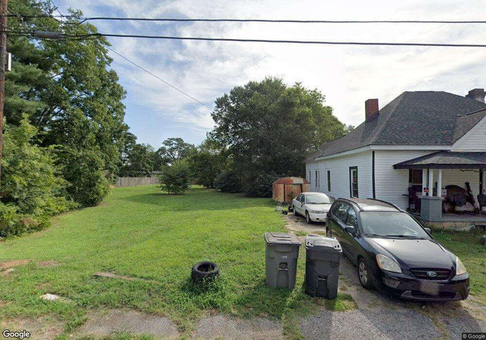 114 Dyer St, Greenville, SC 29611 - photo 1