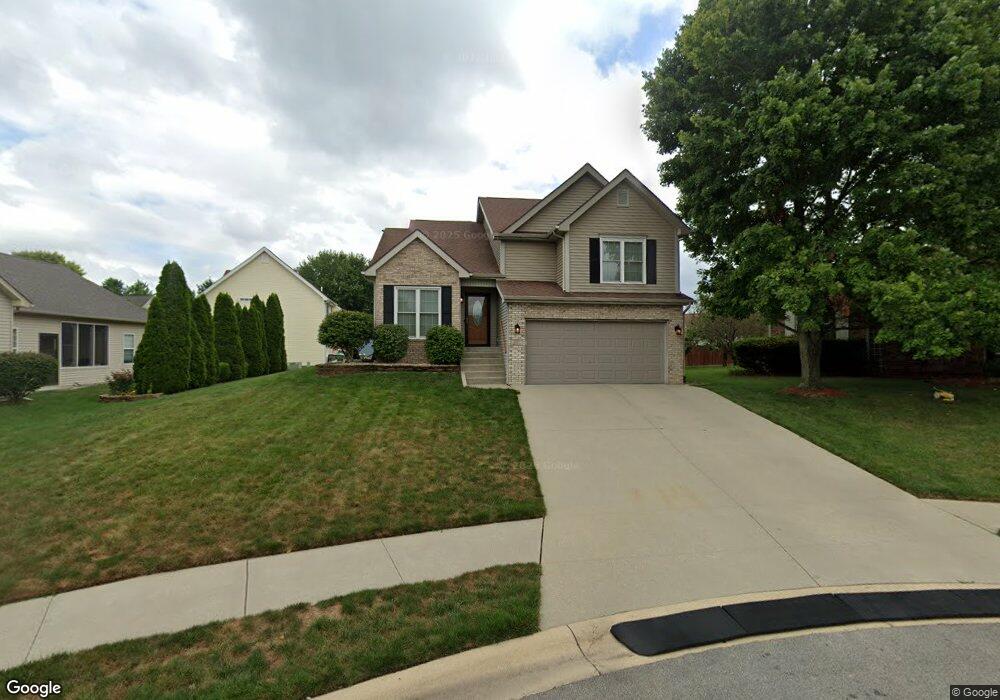 2207 Cameron Ct, Columbus, IN 47203 - photo 1
