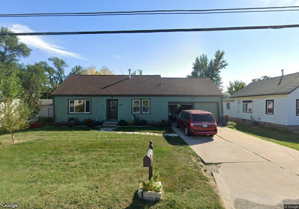 2001 Wilson Ave SW, Cedar Rapids, IA 52404 - photo 1
