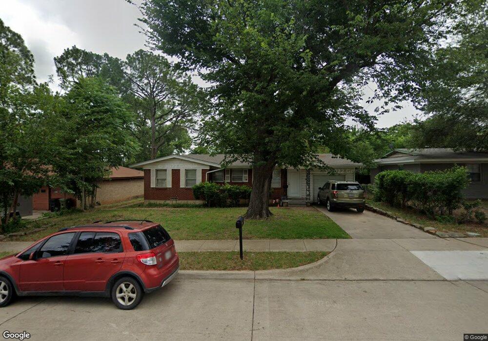 621 Willow St, Hurst, TX 76053 - photo 1