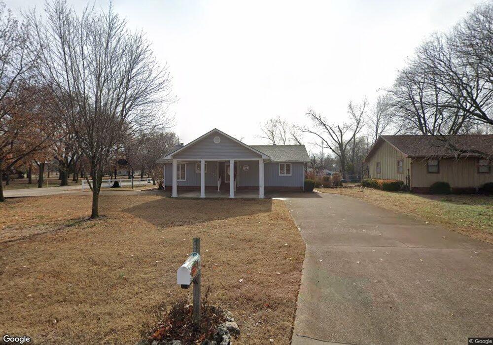 1106 Grand Ave, Parsons, KS 67357 - photo 1