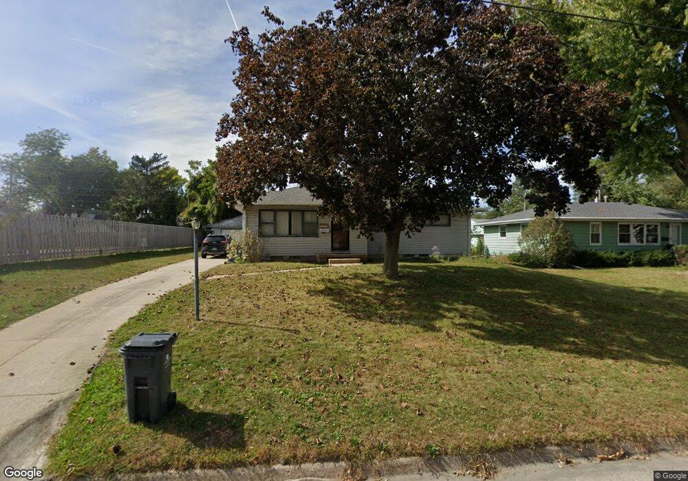 715 34th St SE, Cedar Rapids, IA 52403 - photo 1