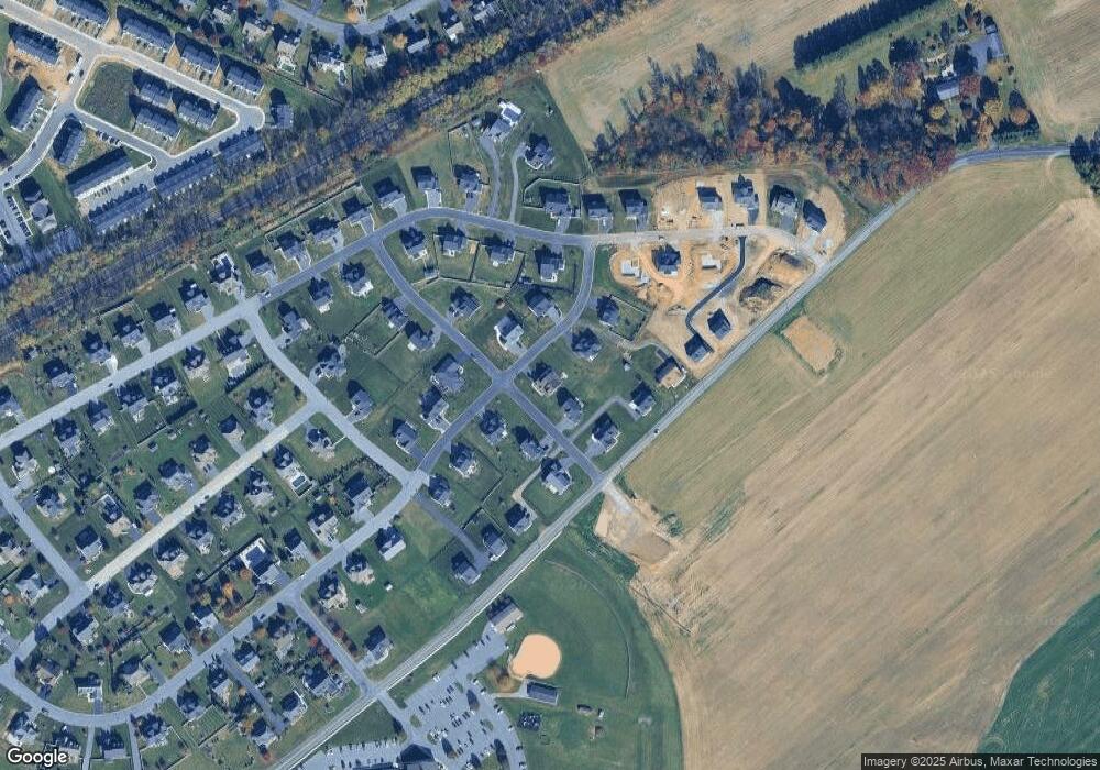 449 Winchester Dr, Chambersburg, PA 17202 - photo 1