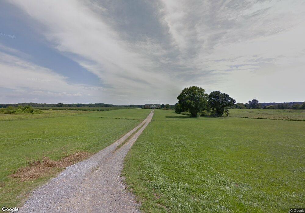 2710 Hawkersmith Rd, Manchester, TN 37355 - photo 1