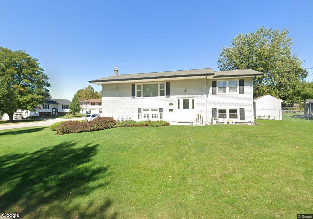 1307 Columbus Dr, Waterloo, IA 50702 - photo 1