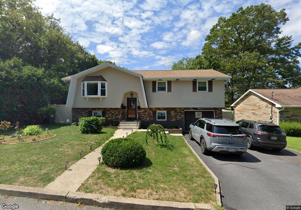 862 Mcnair St, Hazleton, PA 18202 - photo 1