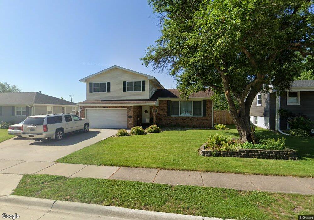 1933 W 36th St, Davenport, IA 52806 - photo 1