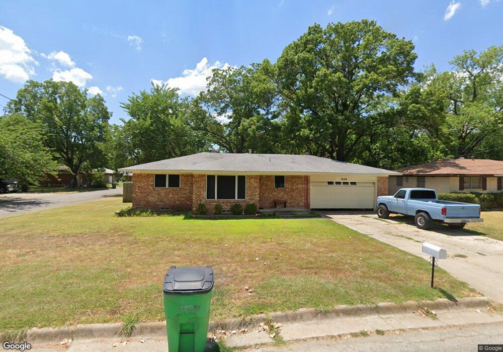1506 Elizabeth St, Gainesville, TX 76240 - photo 1