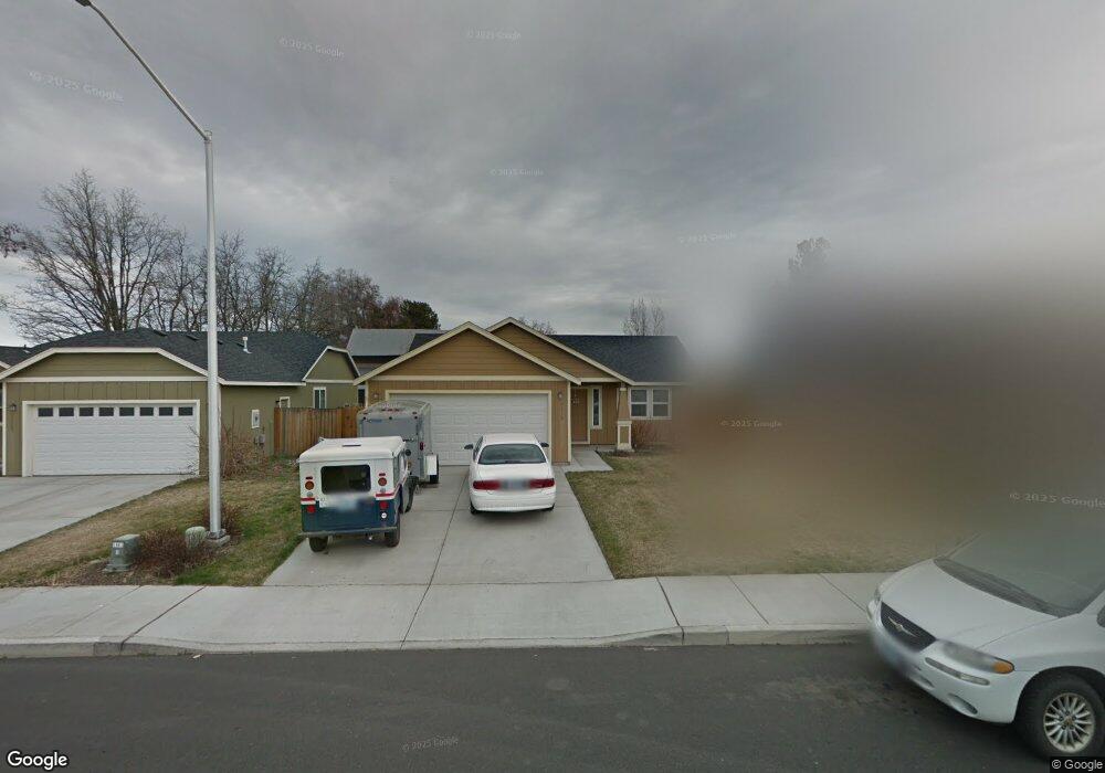 3215 SW Peridot Ave, Redmond, OR 97756 - photo 1