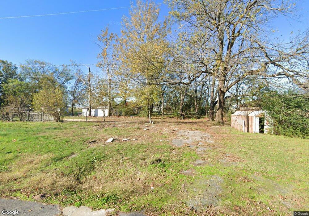 802 W 2nd St, Stuttgart, AR 72160 - photo 1