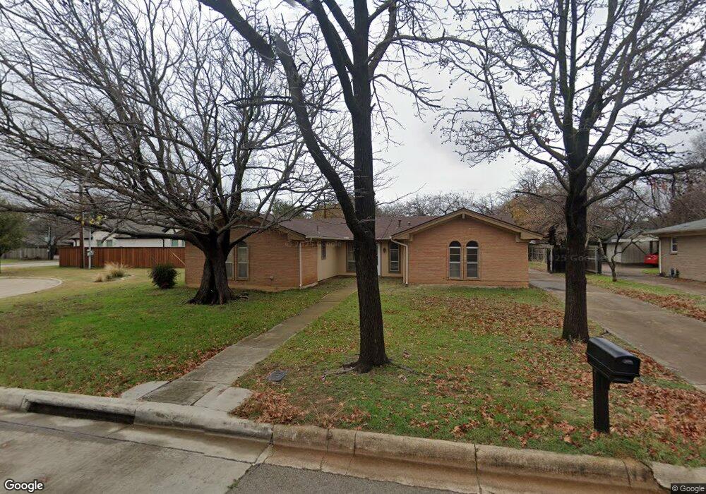 448 Plainview Dr, Hurst, TX 76054 - photo 1