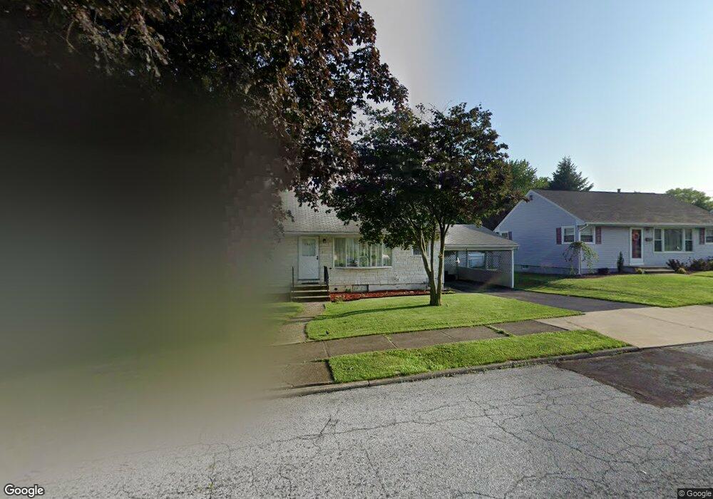 1546 Greenview Dr, Bethlehem, PA 18018 - photo 1