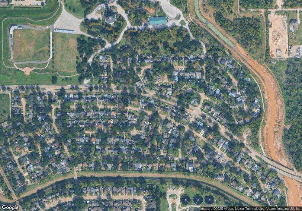 4946 Bayou Vista Dr, Houston, TX 77091 - photo 1